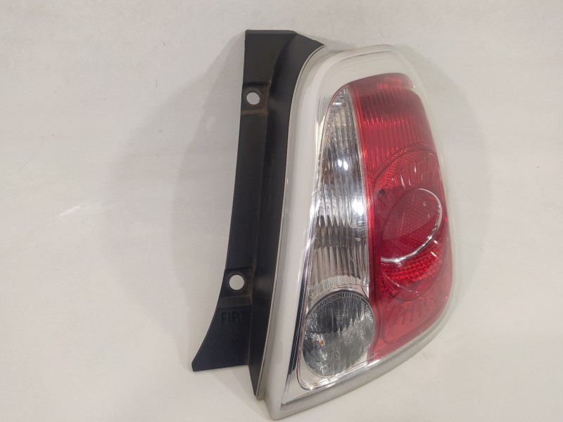 Recambio de piloto trasero derecho para fiat nuova 500 (150) by gucci referencia OEM IAM 27040284  