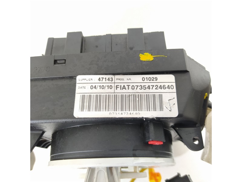 Recambio de mando luces para fiat nuova 500 (150) by gucci referencia OEM IAM 07354724640  