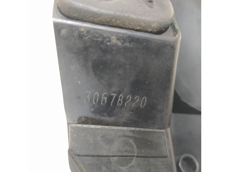 Recambio de piloto trasero izquierdo para volvo xc90 2.4 diesel cat referencia OEM IAM 30678220  