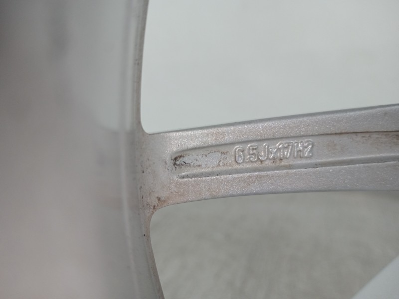 Recambio de llanta para mercedes-benz clase cla (w117) cla 220 cdi (117.303) referencia OEM IAM A2464010102  