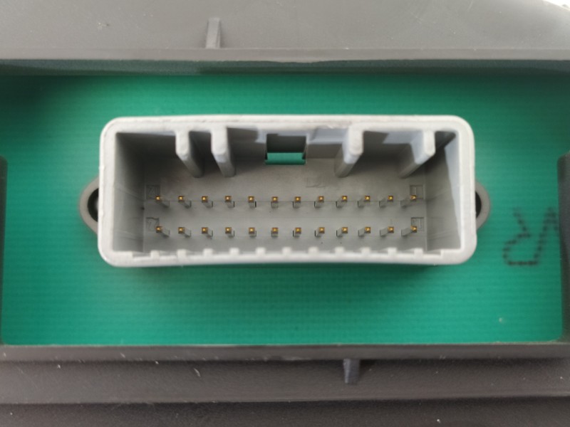 Recambio de cuadro instrumentos para renault megane ii classic berlina confort dynamique referencia OEM IAM 8200408798D  