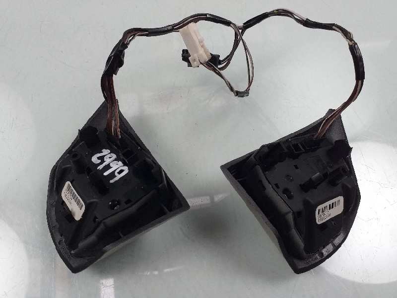 Recambio de mando volante para opel corsa d enjoy referencia OEM IAM 13222330  