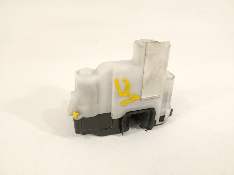 Recambio de cerradura puerta delantera derecha para fiat 500 abarth referencia OEM IAM 52041737  