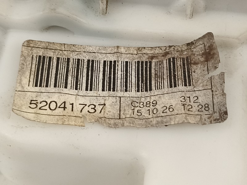 Recambio de cerradura puerta delantera derecha para fiat 500 abarth referencia OEM IAM 52041737  