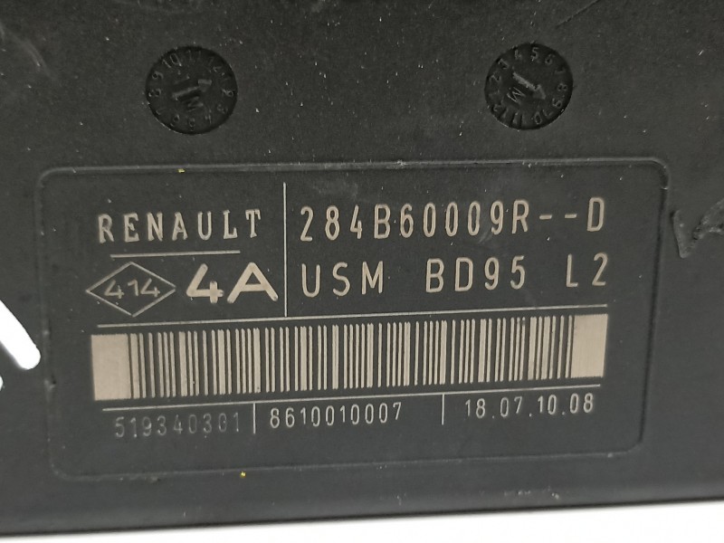 Recambio de caja reles / fusibles para renault megane iii berlina 5 p dynamique referencia OEM IAM 284B60009R  