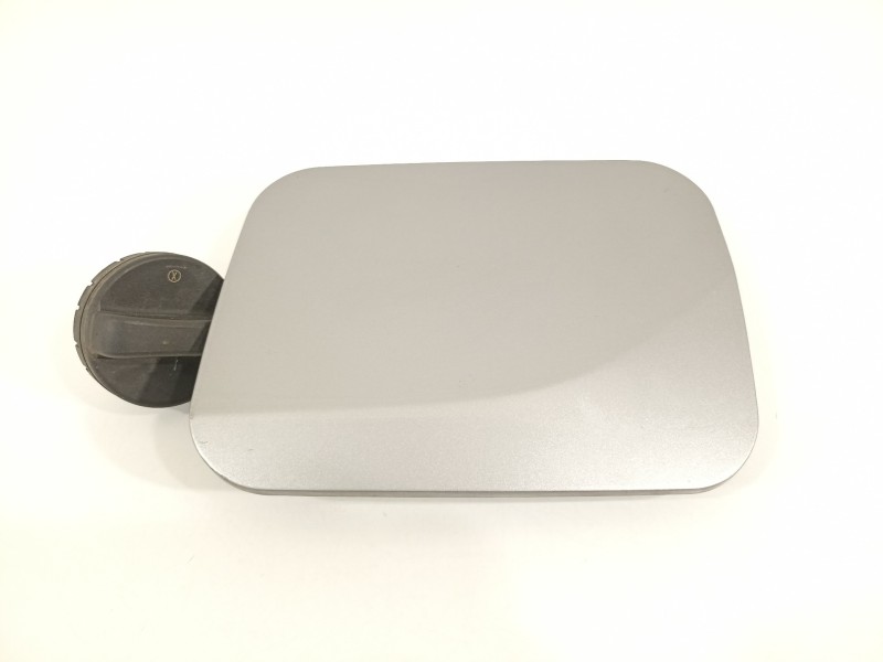 Recambio de tapa exterior combustible para toyota rav 4 advance hybrid referencia OEM IAM   