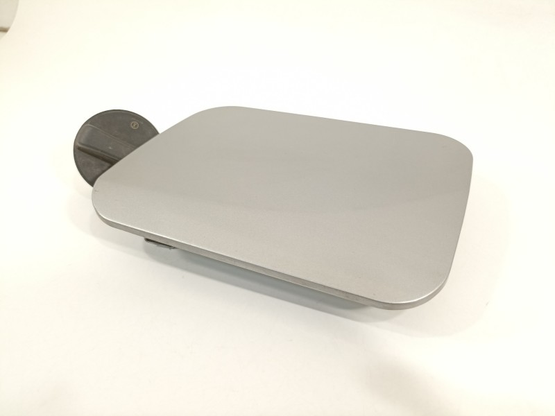 Recambio de tapa exterior combustible para toyota rav 4 advance hybrid referencia OEM IAM   