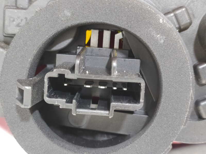 Recambio de piloto trasero derecho para citroën c5 berlina exclusive referencia OEM IAM VP8X7X13404A 79998D 9681063680