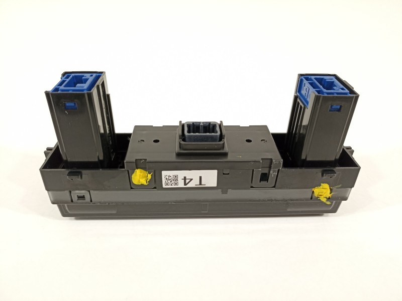 Recambio de pantalla multifuncion para toyota rav 4 advance hybrid referencia OEM IAM 8395042540  