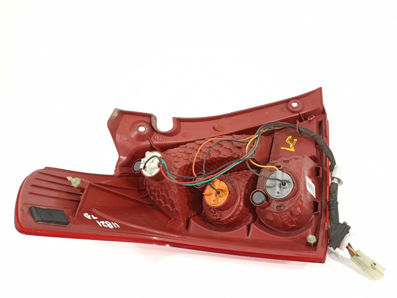 Recambio de piloto trasero derecho para suzuki swift berlina (mz) gl (5-ptas.) referencia OEM IAM 3565072K00  