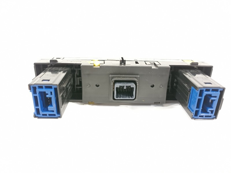 Recambio de pantalla multifuncion para toyota rav 4 advance hybrid referencia OEM IAM 8395042540  