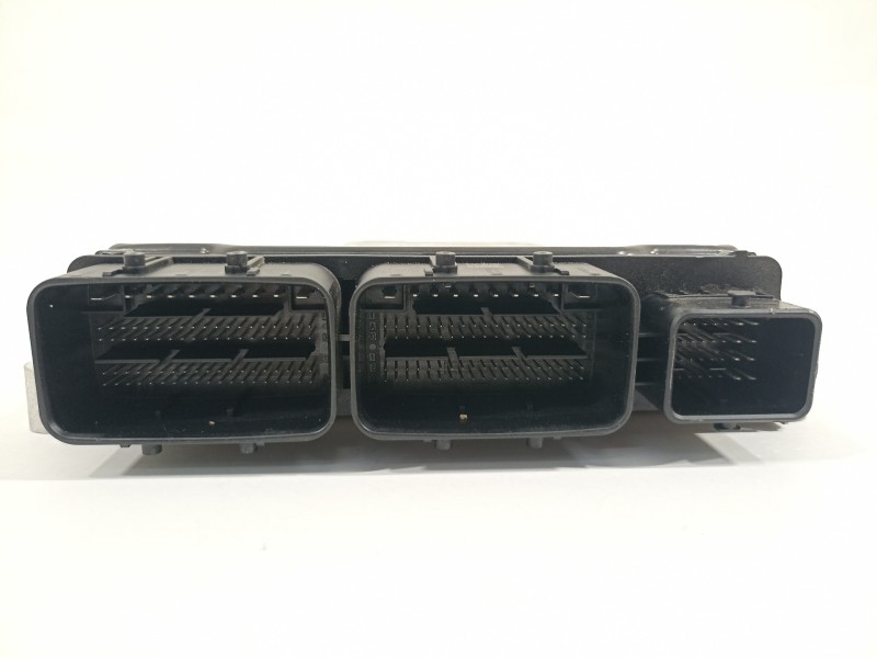 Recambio de centralita motor uce para dacia sandero comfort referencia OEM IAM 237101118S  