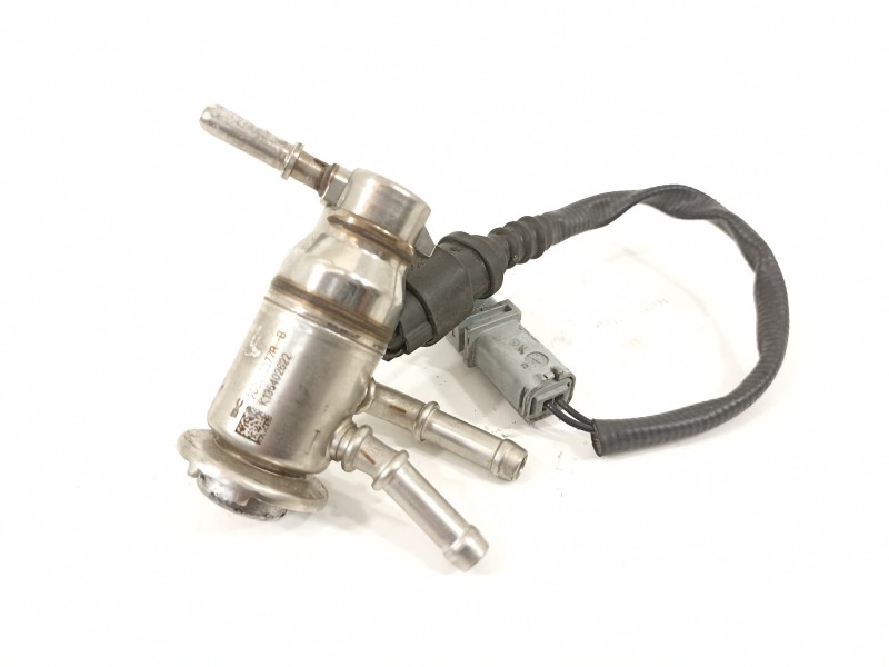 Recambio de inyector para dacia sandero comfort referencia OEM IAM 208995377R  