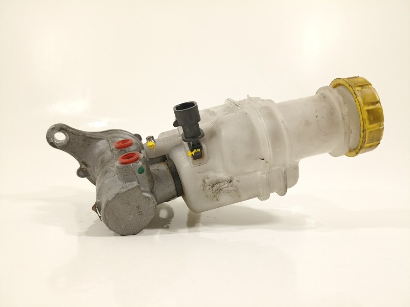 Recambio de bomba freno para fiat 500 abarth referencia OEM IAM 77364662  