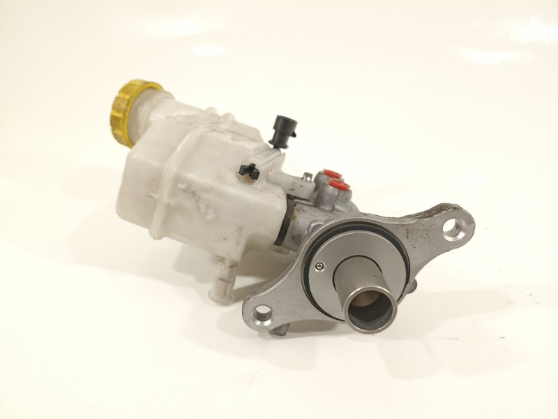 Recambio de bomba freno para fiat 500 abarth referencia OEM IAM 77364662  