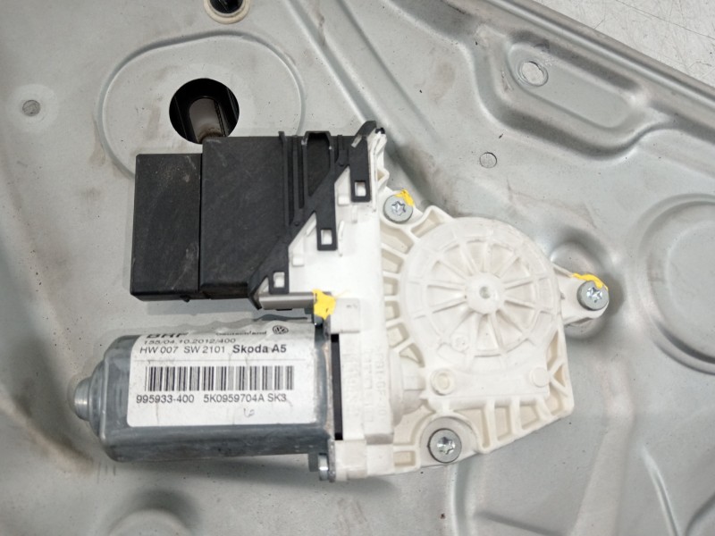 Recambio de elevalunas trasero derecho para skoda octavia berlina (1z3) family referencia OEM IAM 5K0959704A  