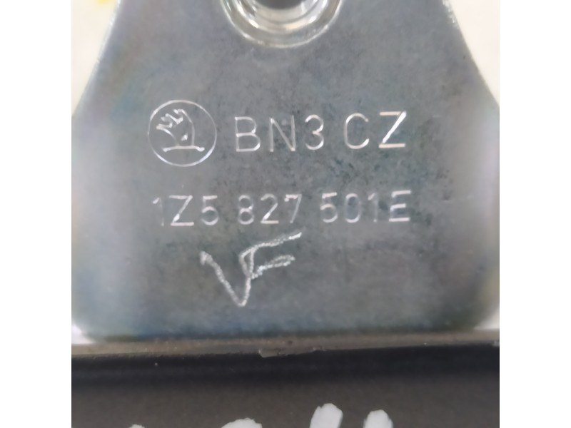 Recambio de cerradura maletero / porton para skoda octavia berlina (1z3) family referencia OEM IAM 1Z5827501E  