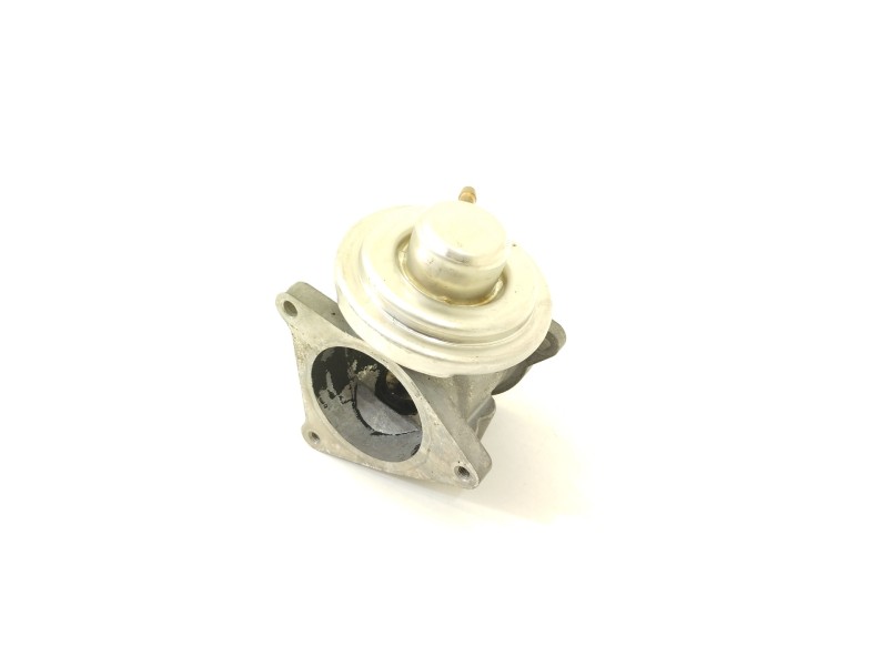 Recambio de valvula egr para volkswagen polo (9n3) 1.9 tdi referencia OEM IAM 038131501AN 047715040 038129637D
