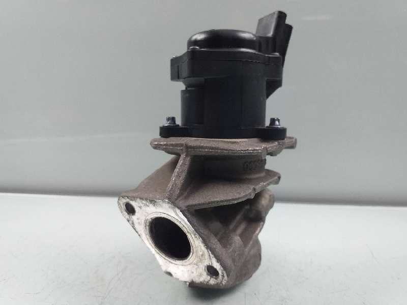 Recambio de valvula egr para peugeot 207 confort referencia OEM IAM 9673258680  