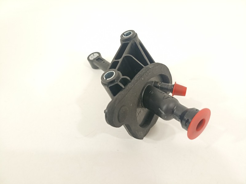 Recambio de bomba embrague para fiat 500 abarth referencia OEM IAM 55232828  