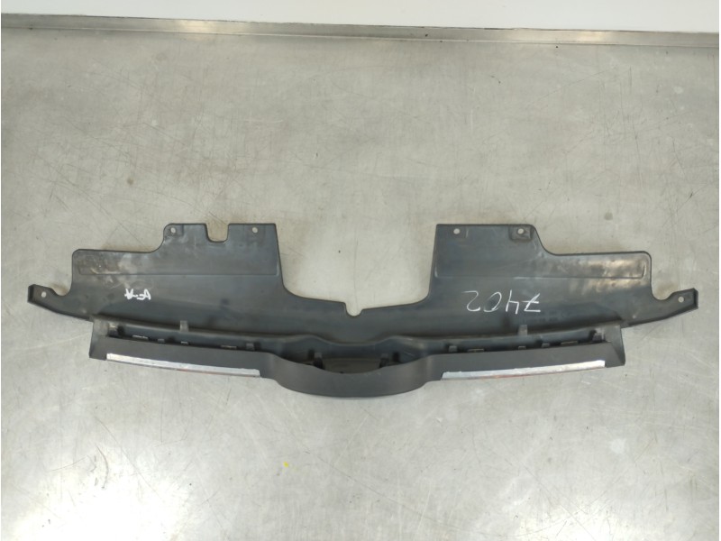 Recambio de rejilla delantera para ford transit custom kasten 270 l1 ambiente referencia OEM IAM BK218A133A BK218200 