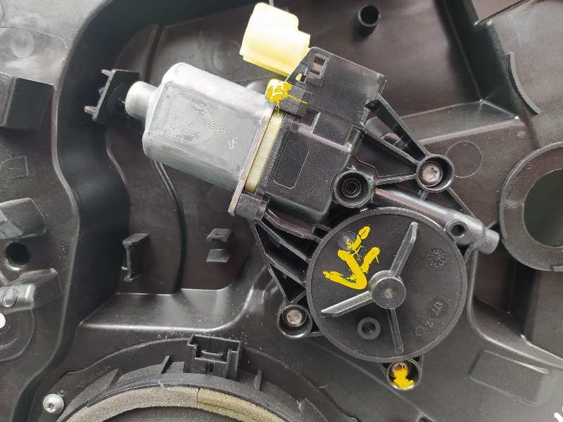 Recambio de elevalunas delantero derecho para ford fiesta (cb1) titanium referencia OEM IAM C1BBA045H16AA 8A6114553A 