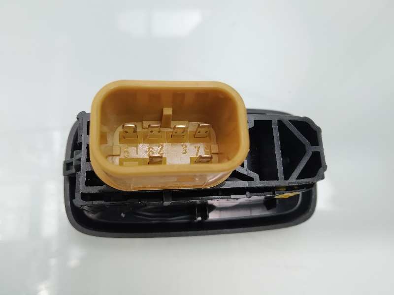 Recambio de mando elevalunas delantero derecho para ford fiesta (cb1) titanium referencia OEM IAM 8A6T14529AB  