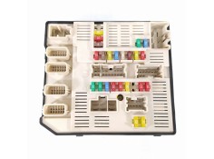 Recambio de caja reles / fusibles para renault megane iii berlina 5 p dynamique referencia OEM IAM 284B68372R 519339501 96361856 2