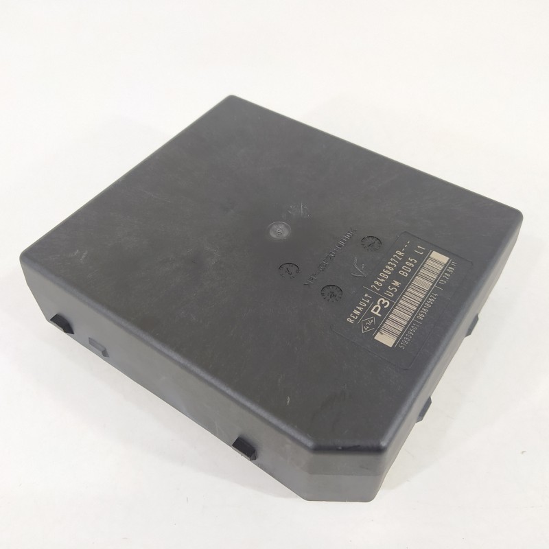 Recambio de caja reles / fusibles para renault megane iii berlina 5 p dynamique referencia OEM IAM 284B68372R 519339501 96361856