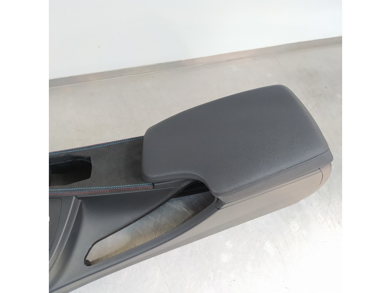 Recambio de apoyabrazos central para bmw serie 3 lim. (f30) 335i xdrive referencia OEM IAM 9235473  