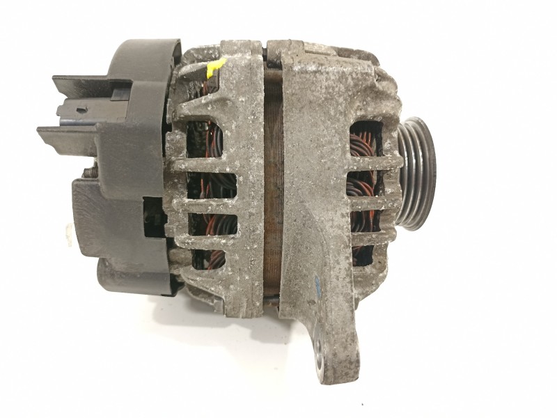 Recambio de alternador para nissan micra (k12e) acenta referencia OEM IAM 23100AX62A  