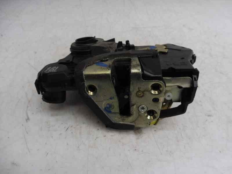 Recambio de cerradura puerta delantera izquierda para toyota avensis berlina (t25) 2.0 executive sedán (4-ptas.) referencia OEM 