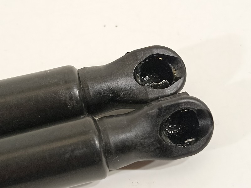 Recambio de amortiguadores capo para skoda octavia combi (5e5) ambition referencia OEM IAM 5E382335901S  