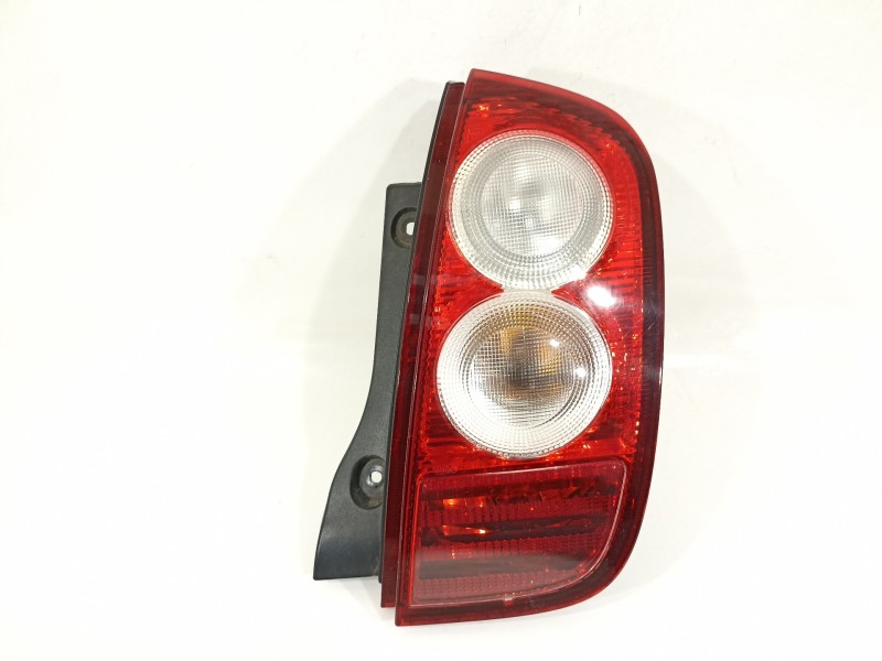 Recambio de piloto trasero derecho para nissan micra (k12e) acenta referencia OEM IAM 26555AX710  