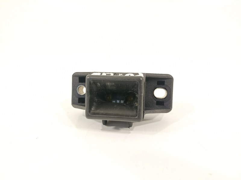 Recambio de cerradura maletero / porton para dacia sandero comfort referencia OEM IAM 7700838546  