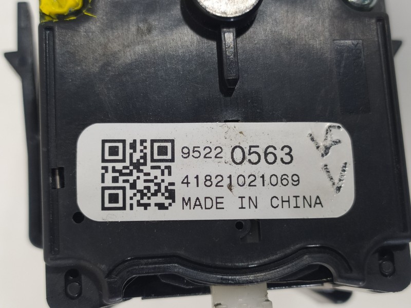 Recambio de mando intermitentes para opel insignia berlina excellence referencia OEM IAM 95220563  