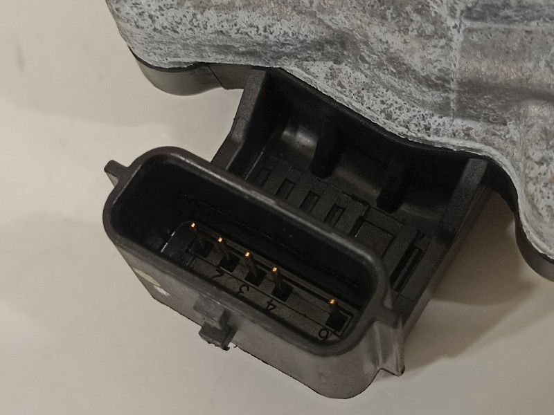 Recambio de caja mariposa para dacia sandero comfort referencia OEM IAM 161A03415R  