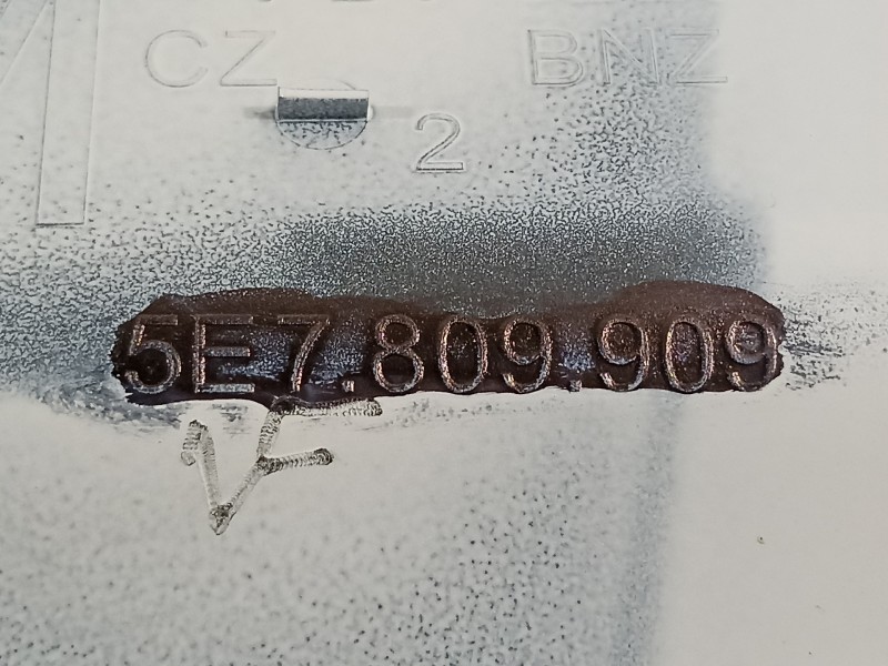 Recambio de tapa exterior combustible para skoda octavia combi (5e5) ambition referencia OEM IAM 5E7809909  