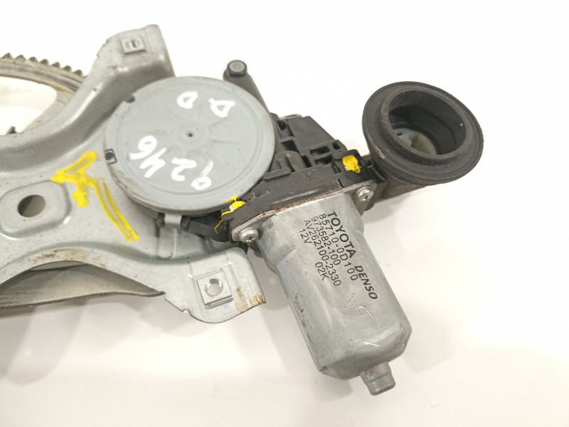 Recambio de elevalunas delantero derecho para toyota yaris (ksp9/scp9/nlp9) básico referencia OEM IAM 857100D100 973582100 AV262