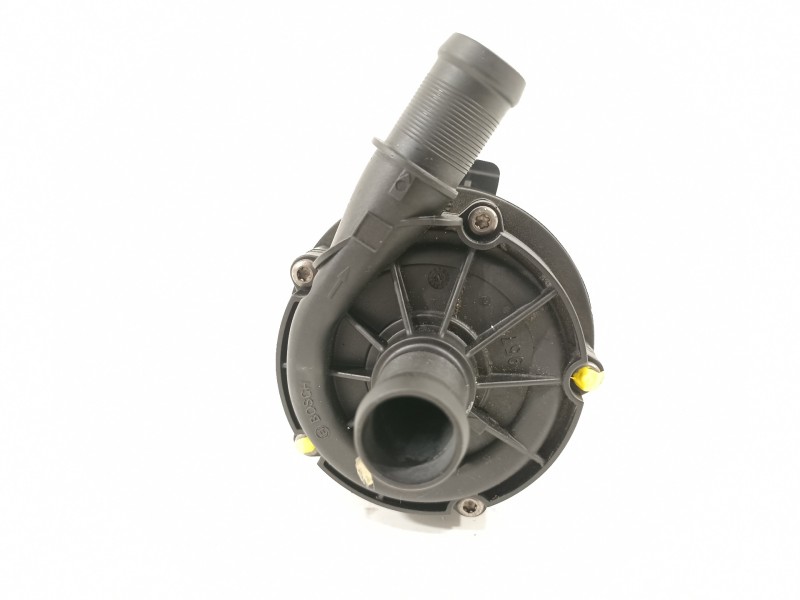 Recambio de bomba agua para dacia sandero comfort referencia OEM IAM 210103582R  