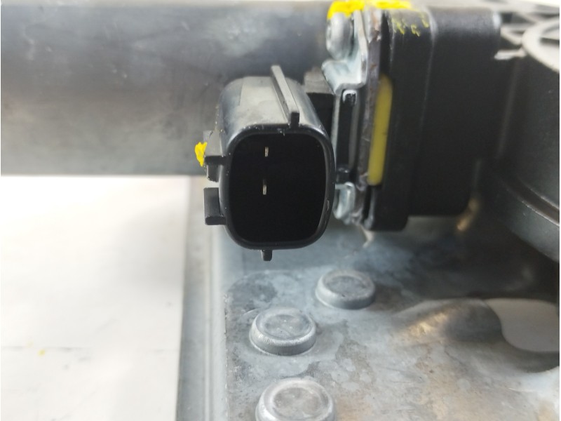 Recambio de elevalunas trasero izquierdo para dacia sandero stepway comfort referencia OEM IAM 827211031R  