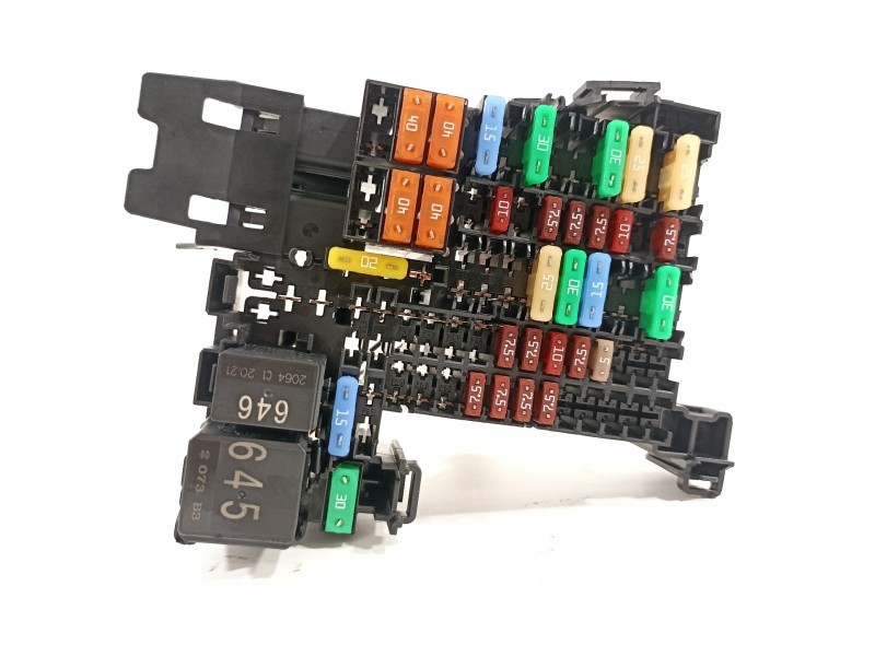 Recambio de caja reles / fusibles para skoda octavia combi (5e5) ambition referencia OEM IAM 5WA937615  