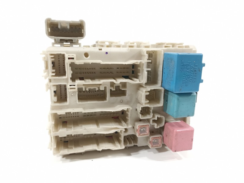 Recambio de caja reles / fusibles para toyota yaris (ksp9/scp9/nlp9) básico referencia OEM IAM 8273052700  