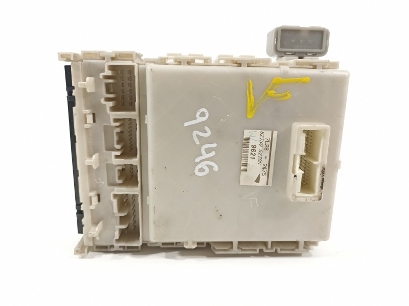Recambio de caja reles / fusibles para toyota yaris (ksp9/scp9/nlp9) básico referencia OEM IAM 8273052700  