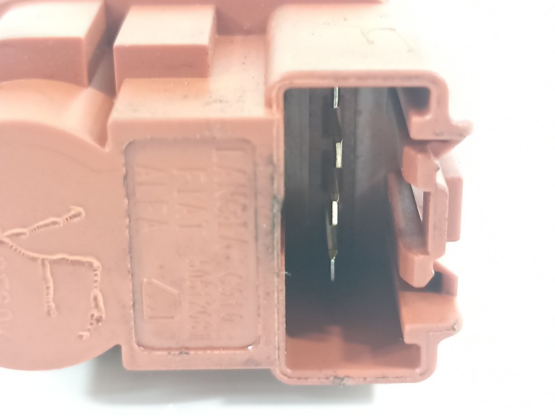 Recambio de interruptor para fiat 500 abarth referencia OEM IAM 50512681  