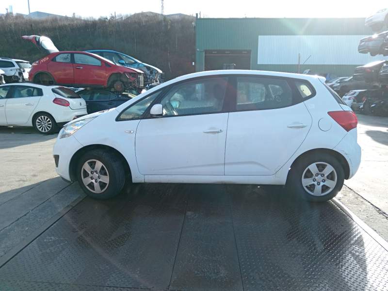 KIA VENGA (YN)