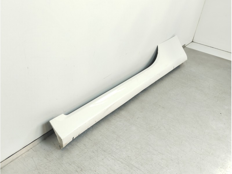 Recambio de faldon lateral para fiat 500 abarth referencia OEM IAM 735509255  