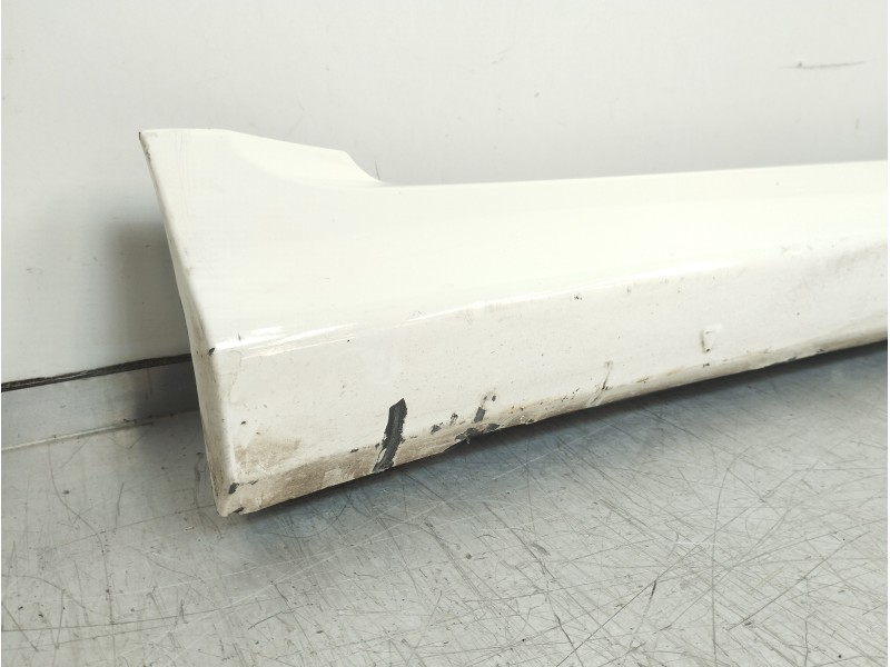 Recambio de faldon lateral para fiat 500 abarth referencia OEM IAM 735509255  