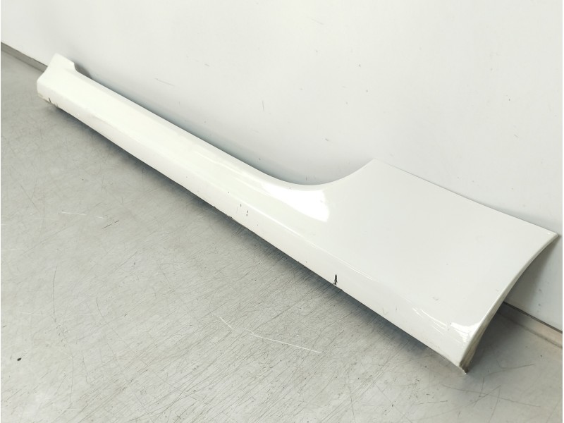 Recambio de faldon lateral para fiat 500 abarth referencia OEM IAM 735509255  