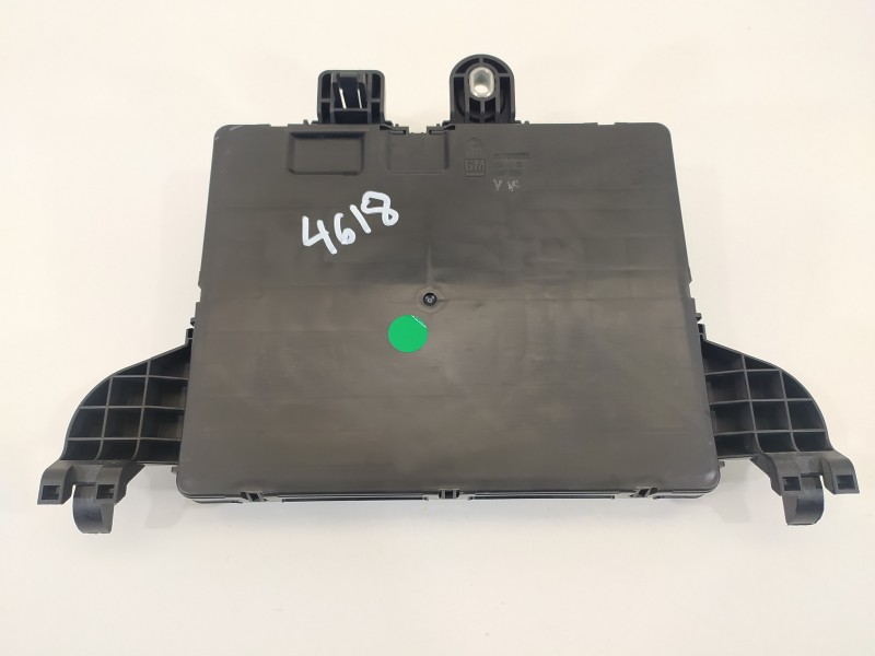 Recambio de caja reles / fusibles para opel insignia berlina excellence referencia OEM IAM 22737764 544949969 